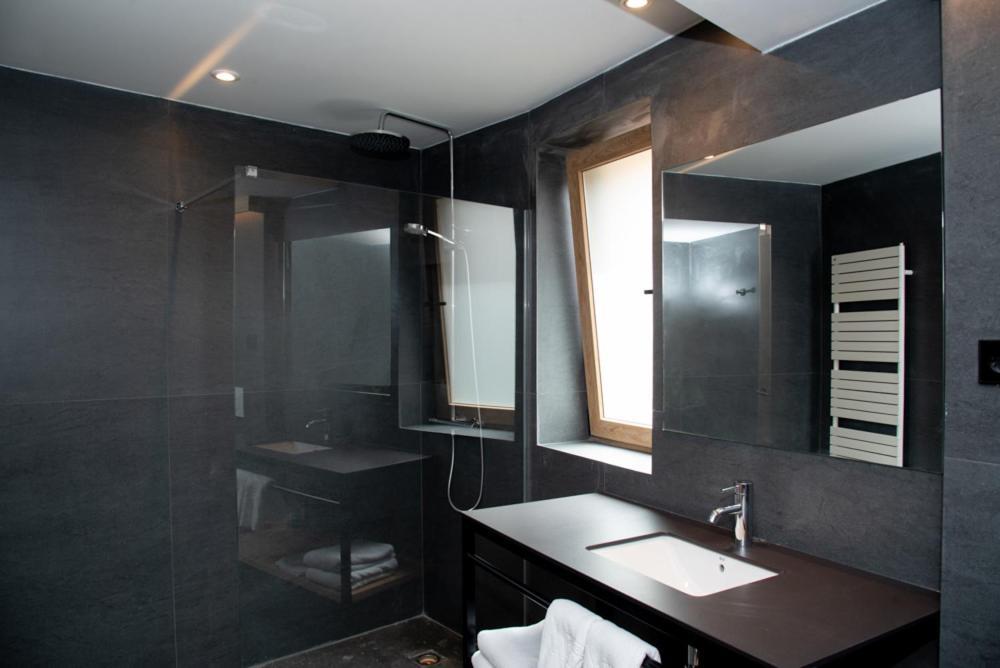 Hotel Roya Еспот Екстер'єр фото